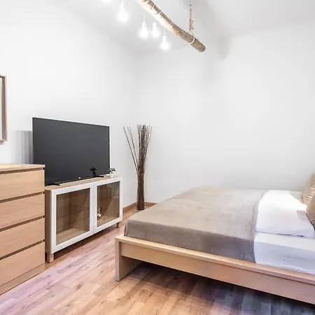 Apartment Convenient At Gastro Driven Location