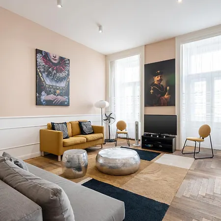 Ventura Ridge * Budapest