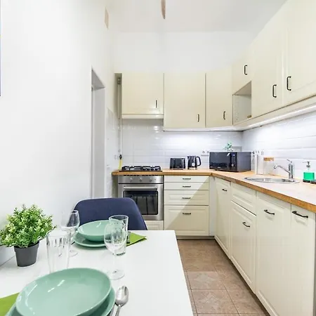 Apartment Convenient At Gastro Driven Location