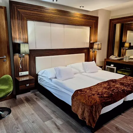 Hotel Duna Garden