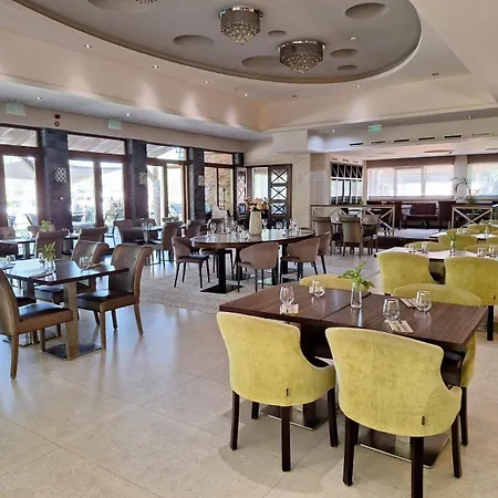 Hotel Duna Garden 4*