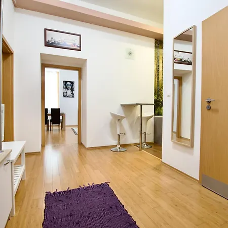 Premium By Hi5 - Vitkovics * Budapest