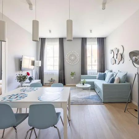 Stylish & Spacious By Prestige Homes Apartment Budapest