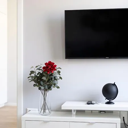 Apartment Stylish & Spacious By Prestige Homes Budapest