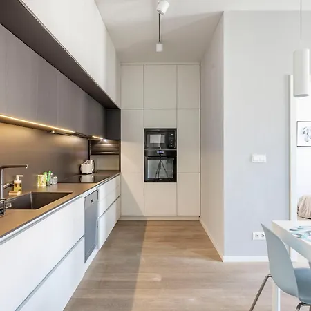 Apartment Stylish & Spacious By Prestige Homes Budapest