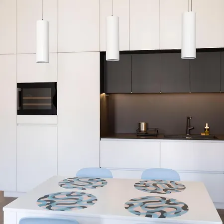 Stylish & Spacious By Prestige Homes * Budapest