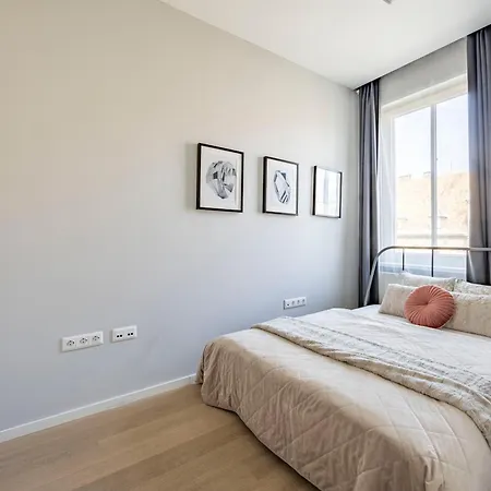 Apartment Stylish & Spacious By Prestige Homes *