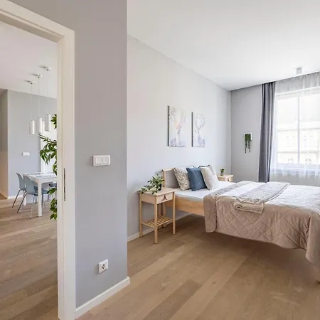 Apartment Stylish & Spacious By Prestige Homes Budapest
