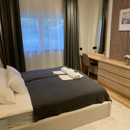 Pool And Apartament *