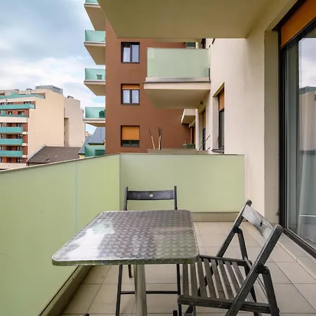 Park Blue Suite- Free Parking