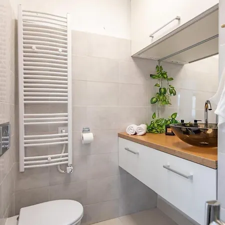 Castle View - New - Romantic Apartment