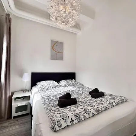 Synagogue 8ppl 2br 2bth * Budapest