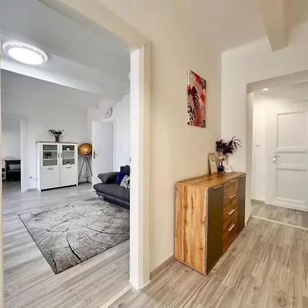 Apartment Synagogue 8ppl 2br 2bth