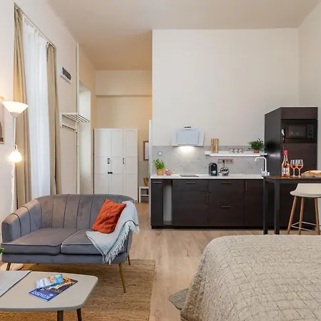 Apartment Charming Downtown Budapest