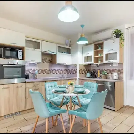 Aurora Apartament *