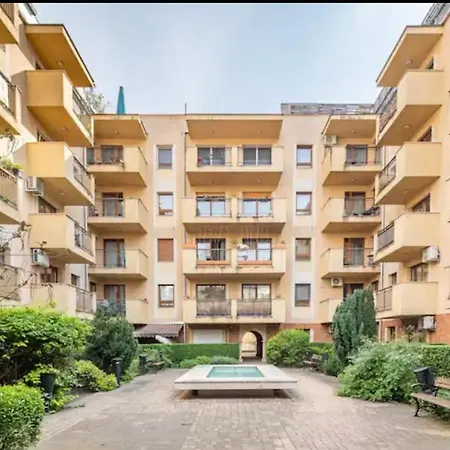 Aurora Apartament *