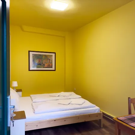 Irisz Panzio Pensionat 3*