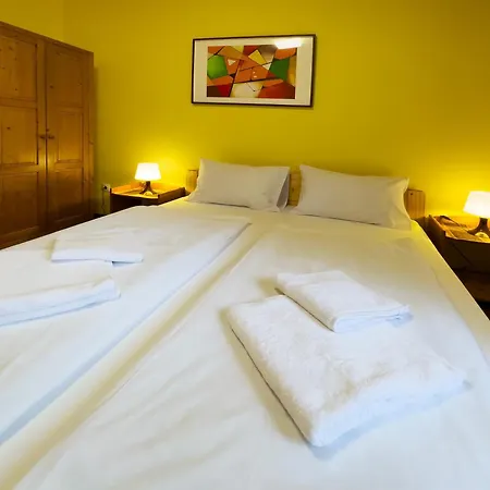 Irisz Panzio 3*