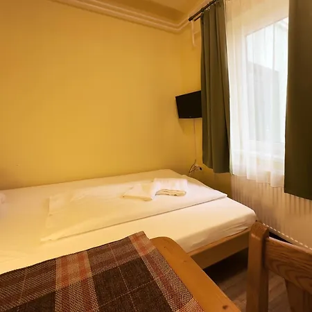 Irisz Panzio 3*