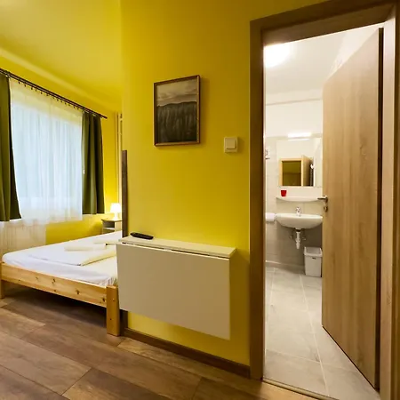 Irisz Panzio 3* Budapest