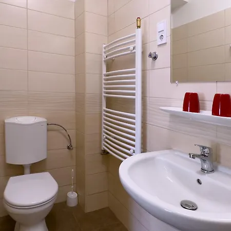Irisz Panzio Pensionat 3*