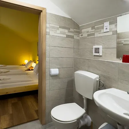 Irisz Panzio 3*