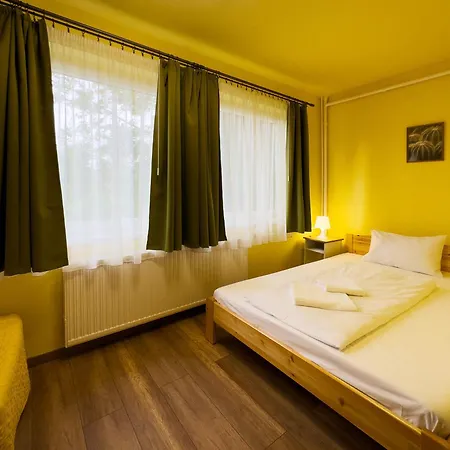 Irisz Panzio Budapest
