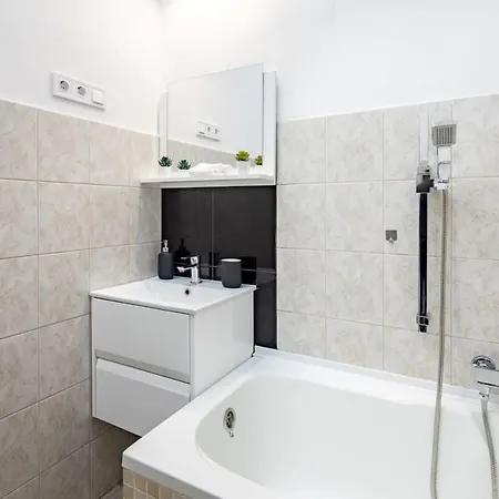 Comfy Easy Parking Apartment Budapest