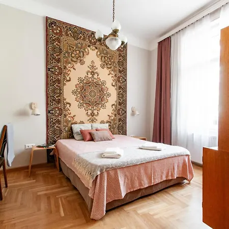 Apartment Spacious Family Along River Side, In The Heart Of Buda *