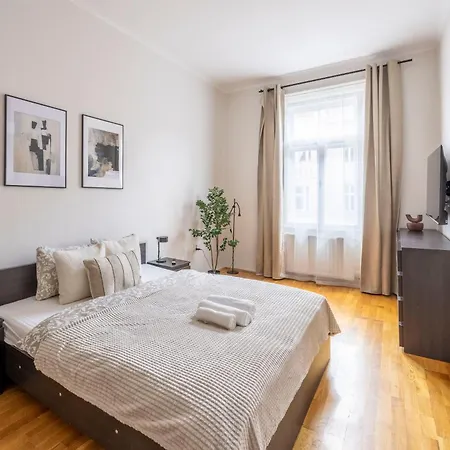 Stylish & Cozy Center By Prestige Homes * Budapest