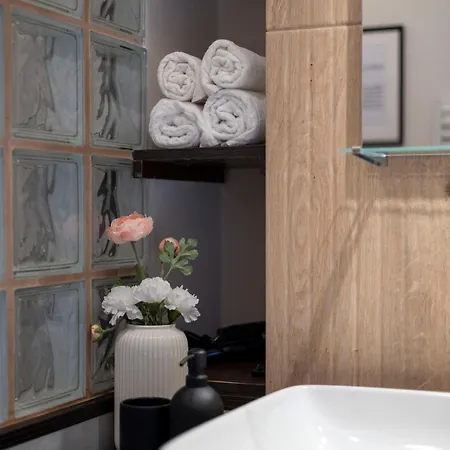 Apartment Stylish & Cozy Center By Prestige Homes *