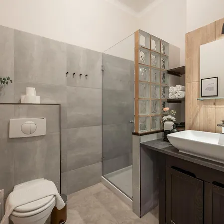 Apartment Stylish & Cozy Center By Prestige Homes *