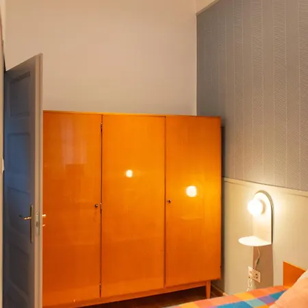 Spacious Family Along River Side, In The Heart Of Buda Apartment