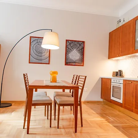 Spacious Family Along River Side, In The Heart Of Buda