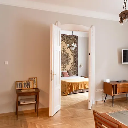 Spacious Family Along River Side, In The Heart Of Buda