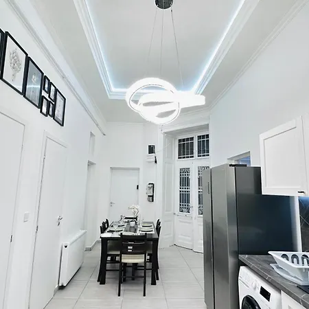 Ulloi-0 - 5min To Corvin Negyed, Aldi Habitación en casa particular