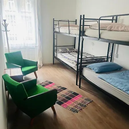 Doxie - Beds And Dorms * Budapest