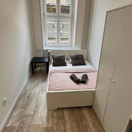 The 5-bedroom Downtown Apartment *