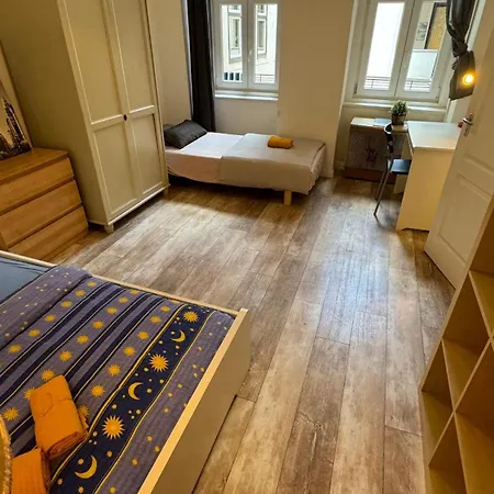 Apartment The 5-bedroom Downtown