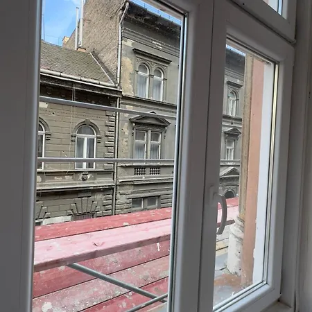The 5-bedroom Downtown *