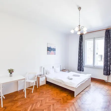 Cityscape Budget Kalvin Apartment Budapest