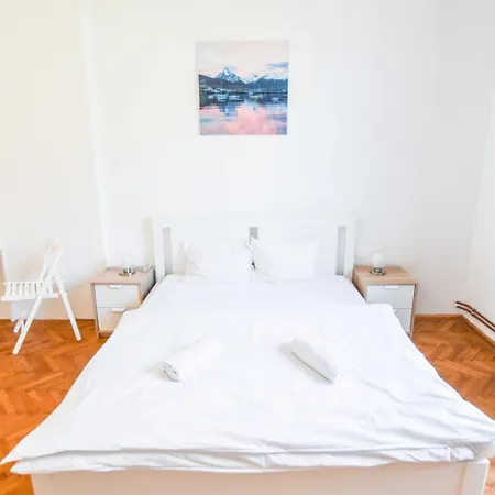 Cityscape Budget Kalvin Apartment Budapest