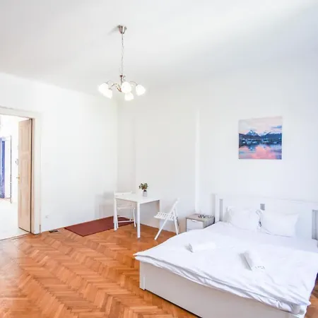 Cityscape Budget Kalvin Budapest