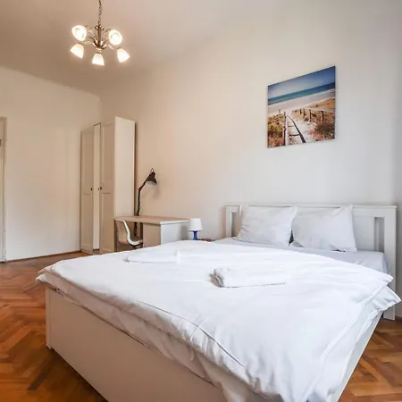 Cityscape Budget Kalvin Apartment *