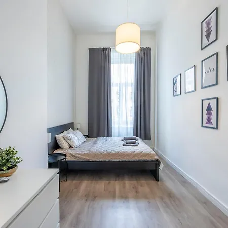 Spacious Cozy With 4bedroom In The Heart Of Bp *
