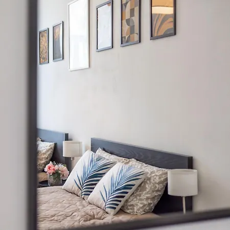 Apartment Spacious Cozy With 4bedroom In The Heart Of Bp