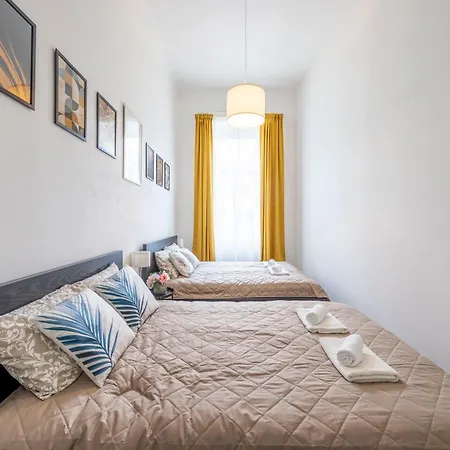 Apartment Spacious Cozy With 4bedroom In The Heart Of Bp *