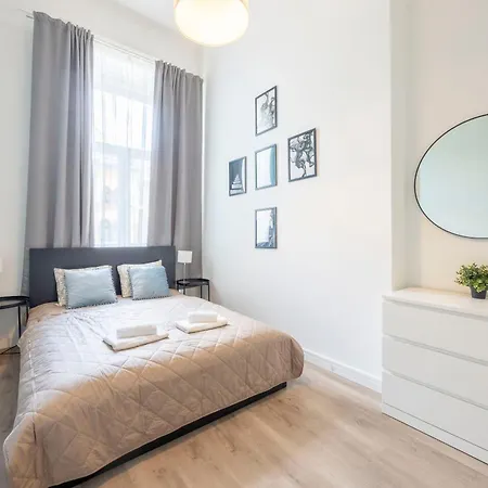 Spacious Cozy With 4bedroom In The Heart Of Bp *