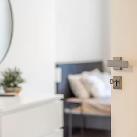 Spacious Cozy With 4bedroom In The Heart Of Bp *