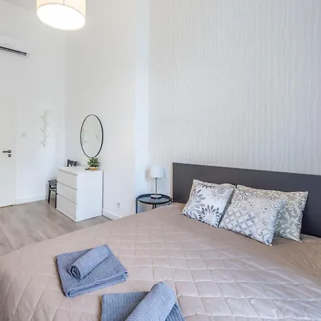 Apartment Spacious Cozy With 4bedroom In The Heart Of Bp